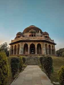 low angle photography of the tomb in lodi gardens